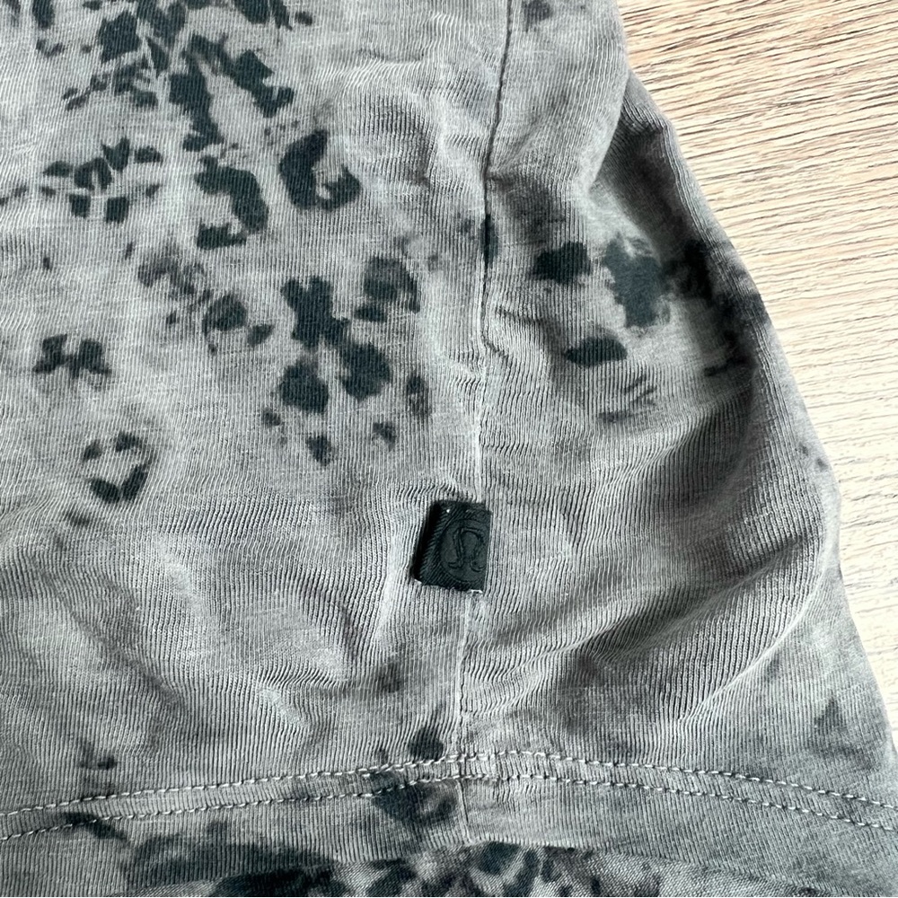 Lululemon Women’s Tie Dye Tank Top Gray Black Size XL Activewear Workout Sporty - Picture 6 of 8